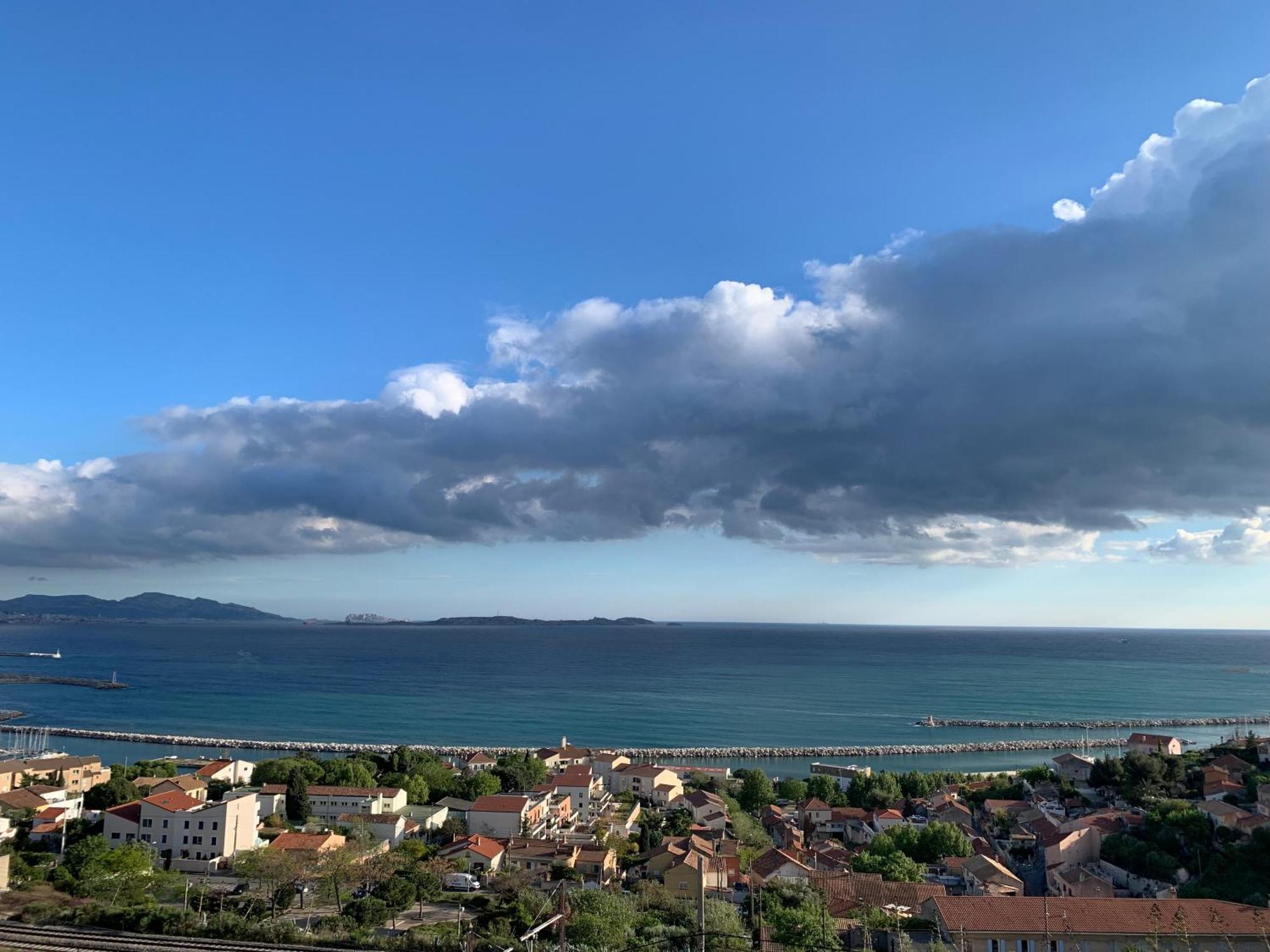 Magnifique Vue Sur La Mer ... Marseille Luaran gambar